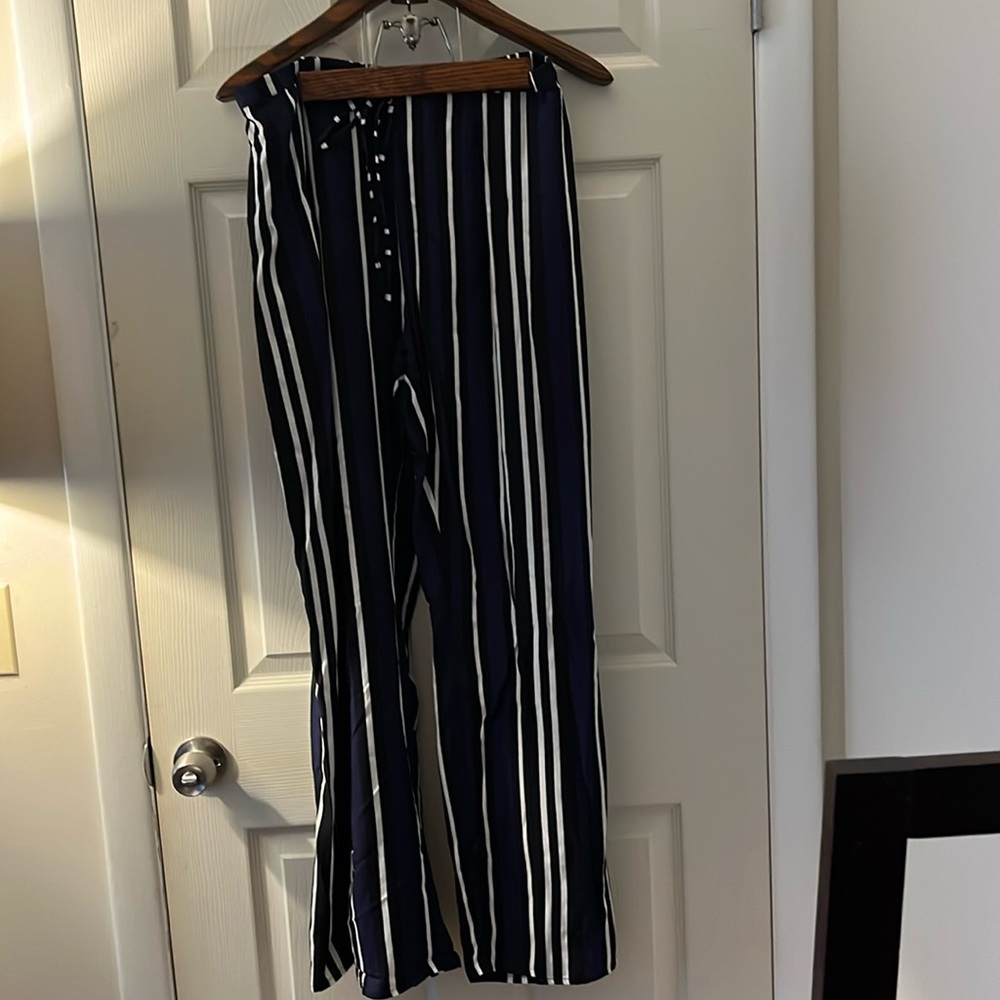 Light weight drawstring pants. Dress up or down!